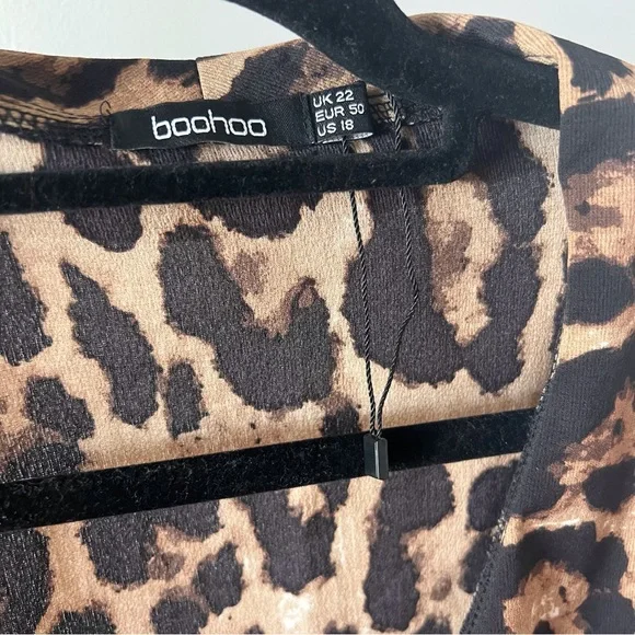 BOOHOO true wrap dress leopard print long sleeves v neck cool fabric curvy style - Picture 3 of 6